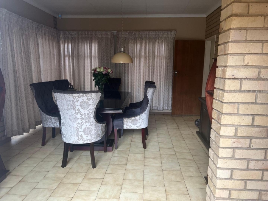 5 Bedroom Property for Sale in Potchefstroom South North West